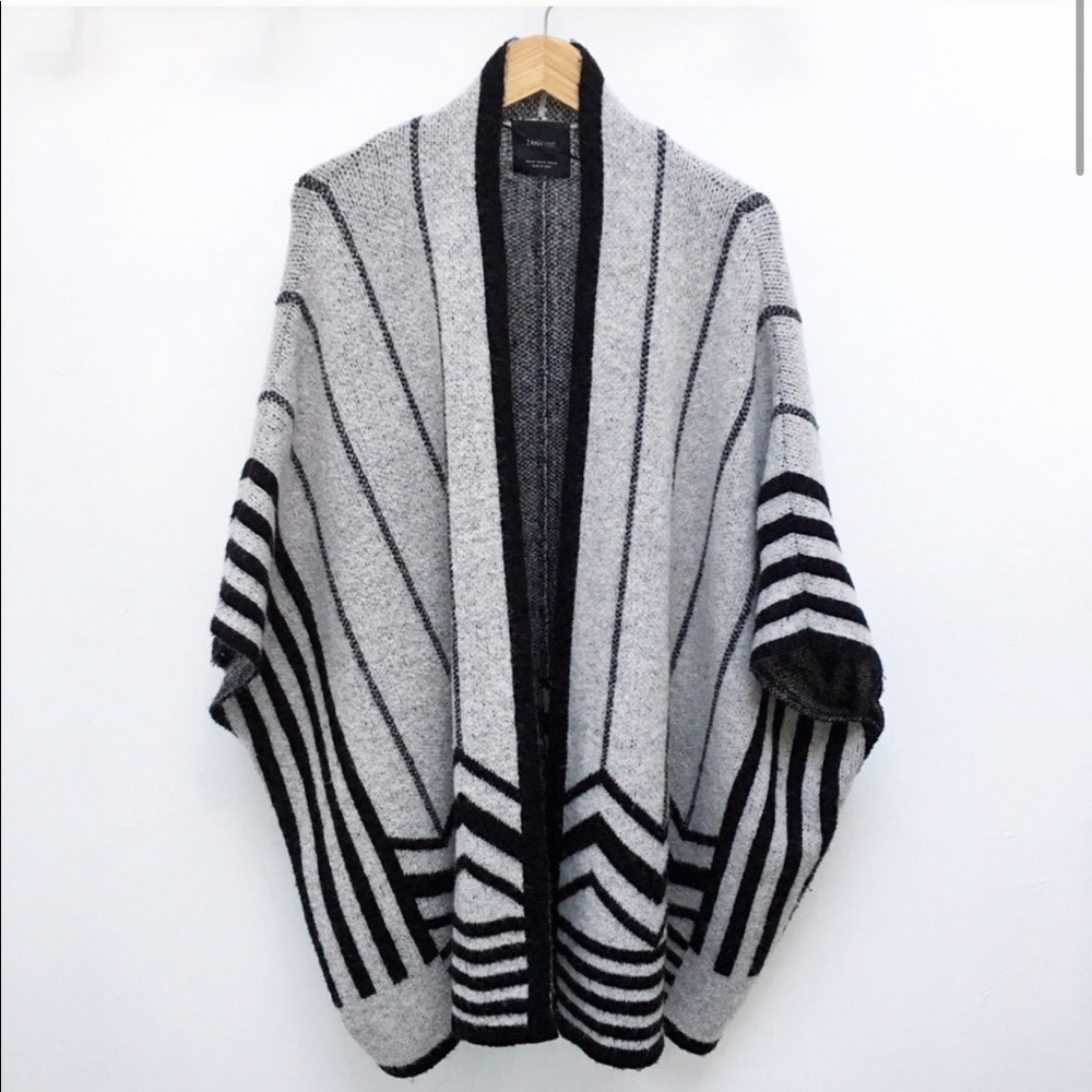 Zara gray and black sweater